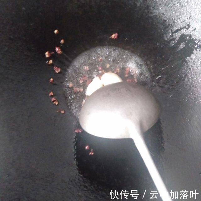 特别|酸辣血旺,酸辣鲜香,特别的开胃