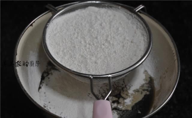 比买|不做馒头,不蒸发糕,面粉加点它,做成Q弹马拉糕,比买的好吃