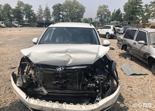  系车|马自达CX-4惨遭大众途观L追尾 网友：果然德系车不是日系车的对手