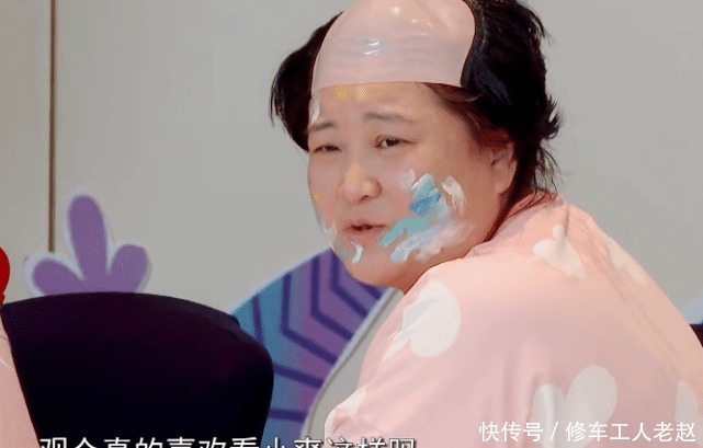  戴上去之后|同样是戴秃头假发，贾玲杨迪没眼看，看到郑爽，原谅我被颜值圈粉了