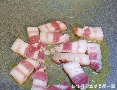 不吃|如果孩子们不吃胡萝卜怎么办?炖一锅五花肉烧胡萝卜菜,营养可口