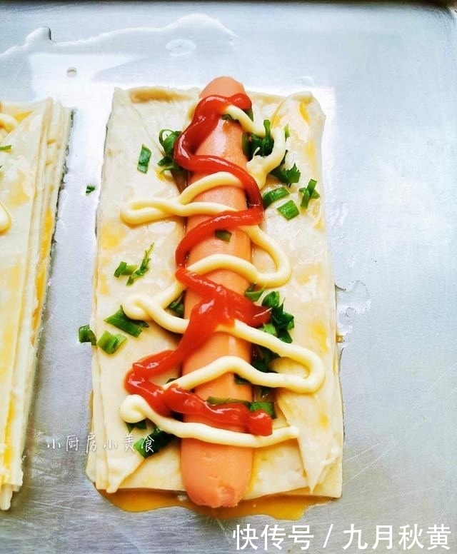 上桌|手抓饼新吃法，两块饼放烤箱烤一烤就能端上桌，家人都爱吃