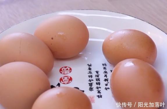 食用|鸡蛋还在煮着吃,炒着吃吗这样做既方便又美味,小朋友特别爱吃