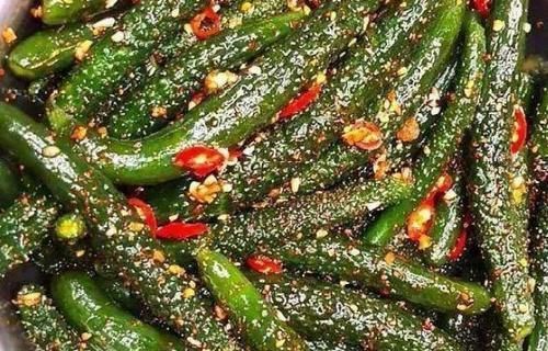 撒盐|腌黄瓜,直接撒盐是大忌多加1步,黄瓜脆爽还入味,3个月都不坏