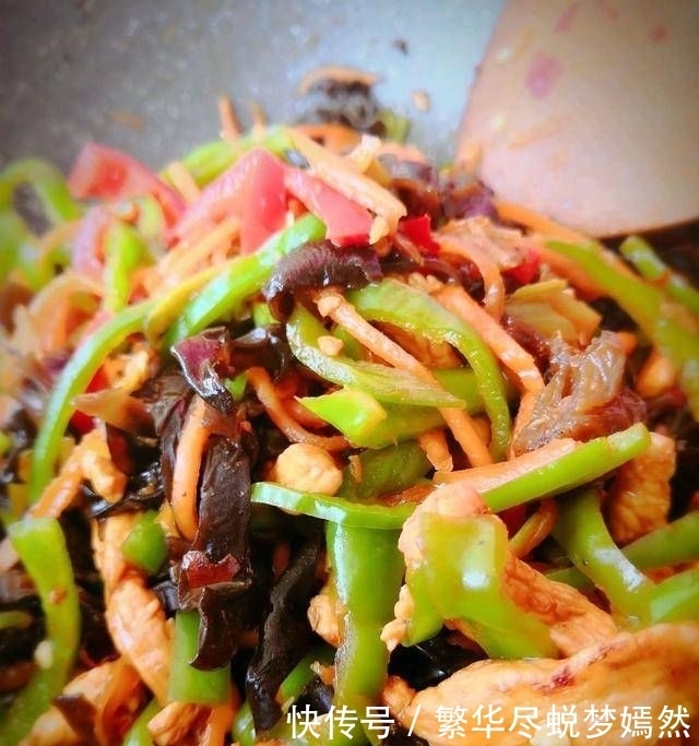  适量|嫌鱼香肉丝油大？其实，这只是鱼香油肉丝，更健康美味！