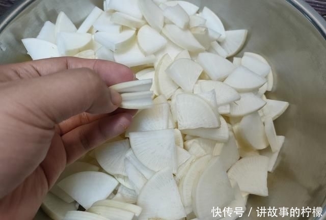  做法|白萝卜做的菜肴“秘制腌萝卜”，口感酸甜微辣，既能下酒、也可以下饭