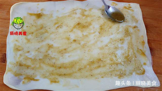 发面|家常版葱花鸡蛋饼,不发面不烫面,简单几步,酥软好吃,凉了不硬