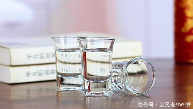 酒精勾兑酒|分享关于白酒的4个“冷知识”,很多人不知道,看完让你更懂酒