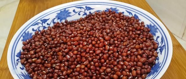 豆包|半斤红豆,1斤面粉,不用烤箱,教你做创意红豆包,比发糕还好吃