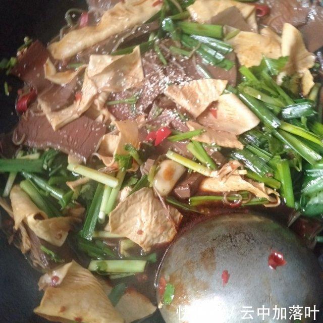 特别|酸辣血旺,酸辣鲜香,特别的开胃