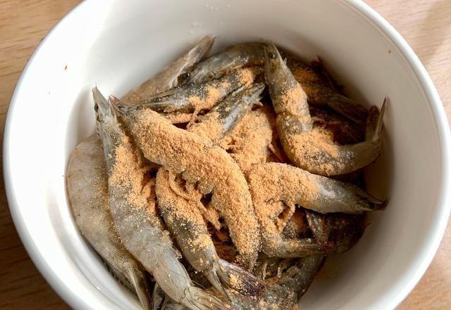 大虾|大虾这做法,一抓一拌就出锅,营养丰富还健康