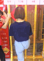 才能|搞笑GIF：哥们，你这样锻炼的方式不对啊，是谁教你的要吃饱才能锻炼减肥的啊