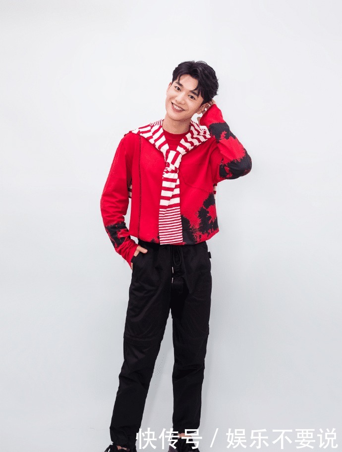 何炅|《快本》“第六人”有眉目,他总被何炅谢娜cue,长太帅不够搞笑