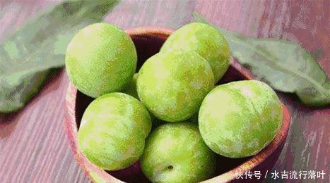  水果|别把钱看重要了，三伏天这3种水果要买点尝尝，不涩不酸正当吃！