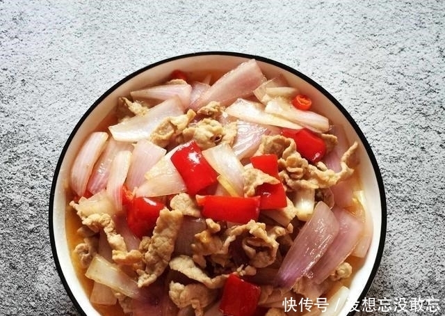 儿子|迎接儿子回家,3荤1素配杂粮饭,他最爱这一道菜,一口气吃十几颗