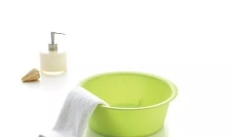 把脸洗干净|伤脸的5个洗法,越这样洗,皮肤粗糙不水润,毛孔会粗大