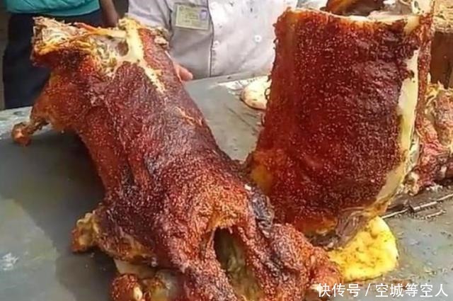 哄抢|50岁大叔街头卖“稀罕”小吃,60元一斤遭哄抢,买家不多见了