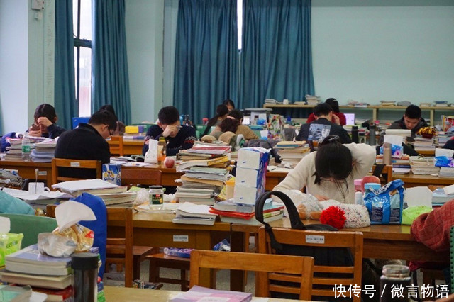 大学生|大学开学再现“占座”大潮，本科生遍地，研究生受热捧