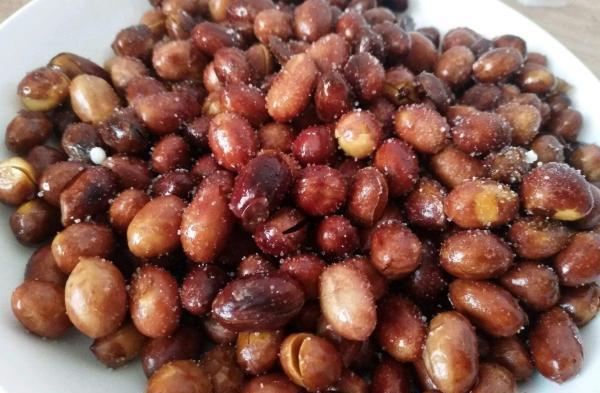  将花生|油炸花生米时，直接下锅可不行，别忘了这一步，炸完酥脆不回潮