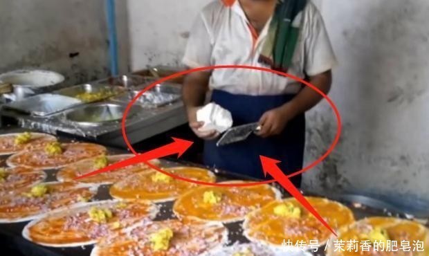 拉肚子|来到印度吃早餐,女子刚拿起馅饼下嘴,导游:不怕拉肚子你就吃吧