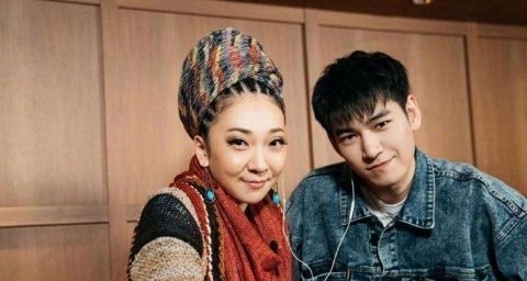  手中|《歌手2020》总决赛成“车祸现场”，节目组打烂了手中的王牌