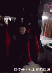 死神|GIF搞笑趣图: 死神跟你要点东西还那么扣, 你的时日不多了