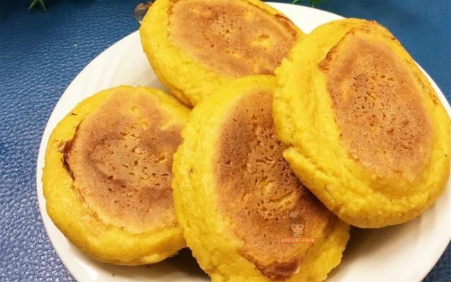  玉米面|一点白面也不掺，这才是正宗玉米面贴饼子，外壳焦脆太好吃了