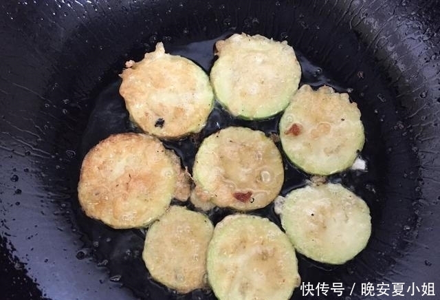 萝卜|入秋后,萝卜水果靠边站,不如吃茄子,简单一炒,比肉都香