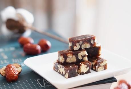 美容养颜|红枣核桃糕,枣香浓郁绵软不粘牙,比阿胶糕好吃实惠,女人可常吃