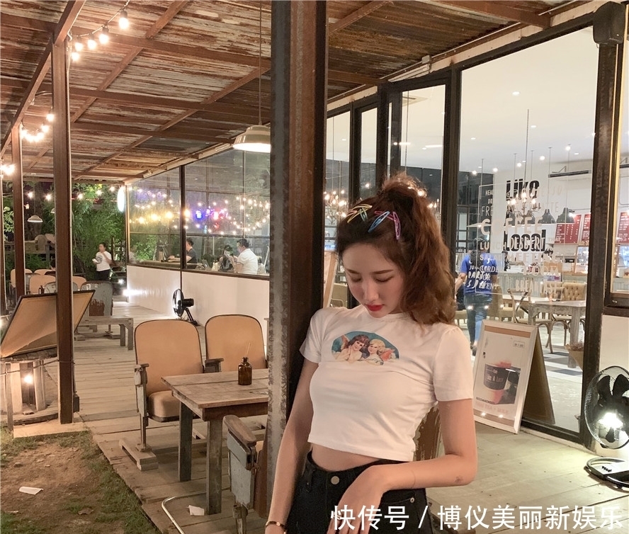 减肥|摄影:吃完饭带女朋友遛弯减肥