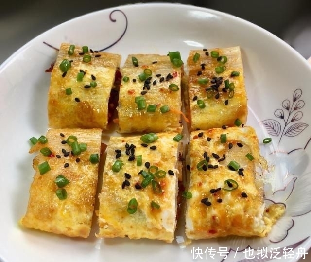  做法|教你烤冷面的秘制新做法，让人吃一口以后，就不舍得放下筷子了