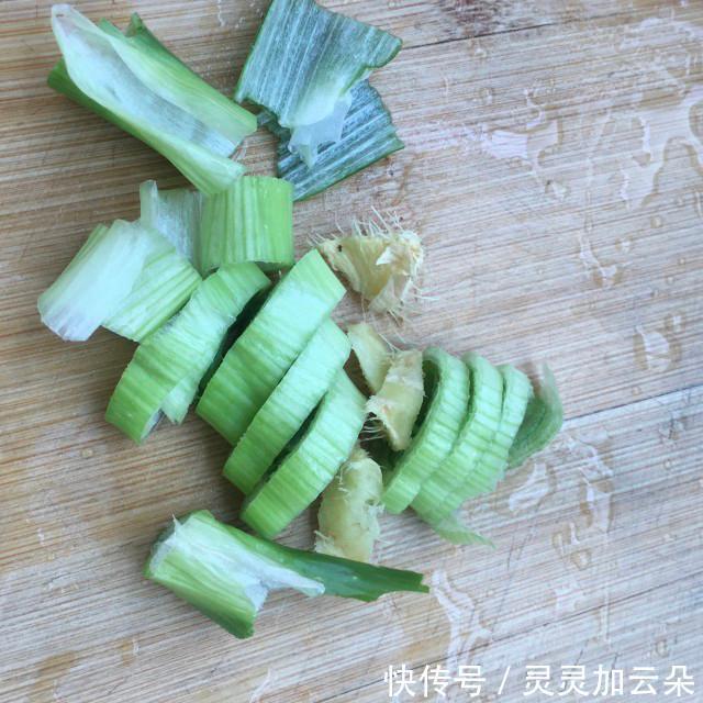 鲜贝|鲜贝炖土鸡腿,营养滋补,鲜美可口