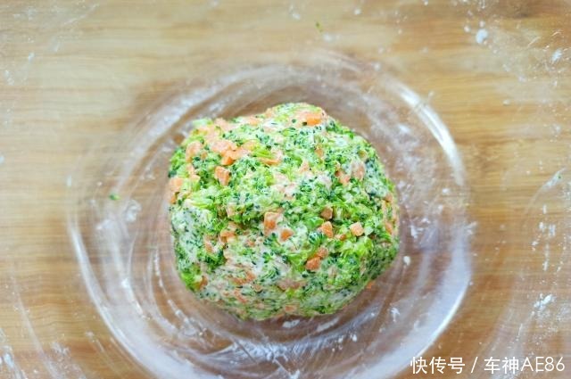  做法|这才是西兰花最好吃的做法，不炒不凉拌，比肉还香，一盘不够吃