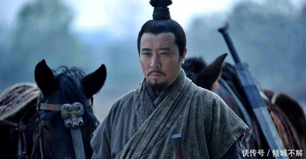 成就|此人最早跟随曹操，被抓后助刘备成就霸业，功劳堪比诸葛亮！