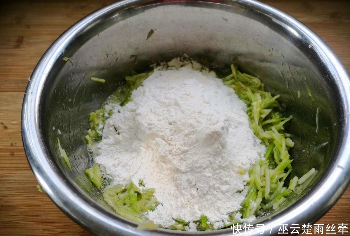 营养|春天多给孩子做这小饼吃,简单好吃,营养易吸收,孩子个头长得快