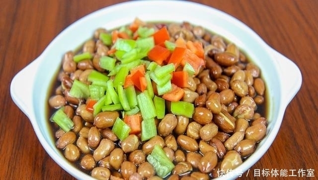 做法|“醋泡花生”用陈醋还是香醋很多人不懂,饭店大厨教你正确做法