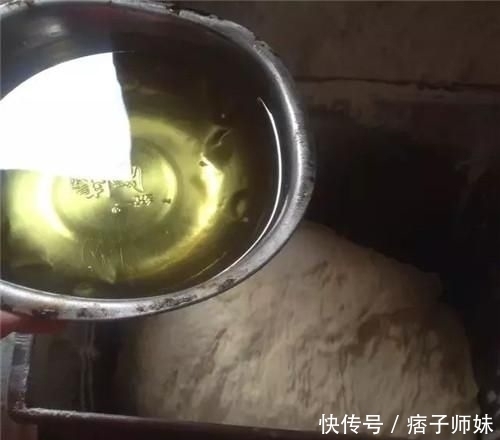 详细|脆皮大油条配方、做法大公开!(附详细图解)