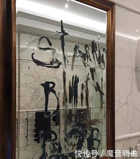 用头撞|庭审第三天:德普承认婚后出轨并对前妻使用暴力,海后曾帮他戒毒