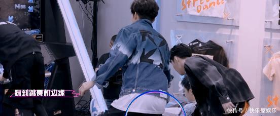 炫酷|王一博带伤上场,水中滑跪炫酷,张艺兴欢乐挑刺:一博没有脱衣服