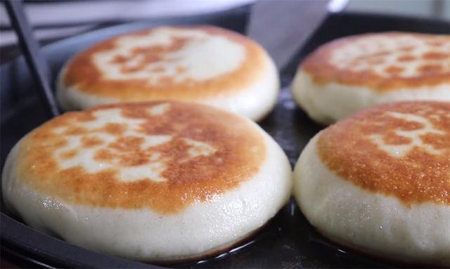 面粉|发面饼最好吃的家常做法,蓬松柔软又香甜,比馅饼好吃多了