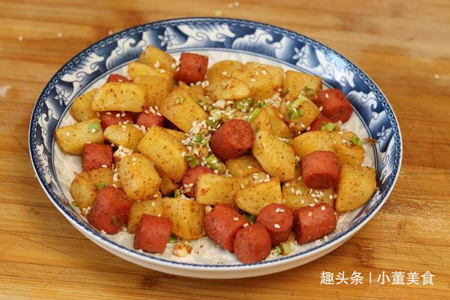 做法|土豆别炒着吃了,教你一个新做法,我家一周吃5次,比吃肉还过瘾
