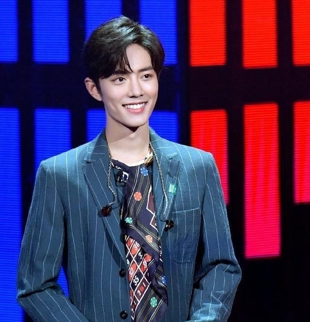  东方|《东方卫视》宣传片三次提及肖战，来看舞台上的百变肖战