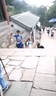 GIF|搞笑GIF:最环保的婚礼车