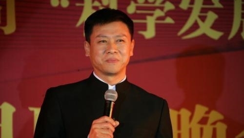  胡亚捷|胡亚捷与妻子3次离婚大战，为何不但没得逞反而还“割地赔款”？