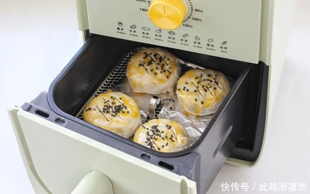 吃法|解锁手抓饼新吃法,包入紫薯馅,外皮酥脆内馅香甜,简单零失败!