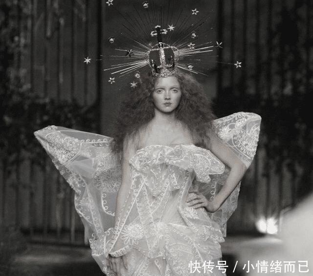 东方|全球4大最美“大圆脸”超模 米兰达·可儿第1, 她被誉为“东方瓷娃娃”!