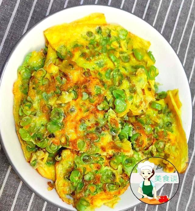  特香|三伏天，遇到此菜别手软，钙是南瓜4倍，煎蛋吃特香，现在正当季