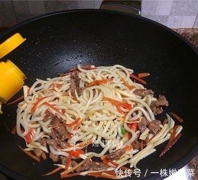  冬面|杂蔬牛肉炒乌冬面