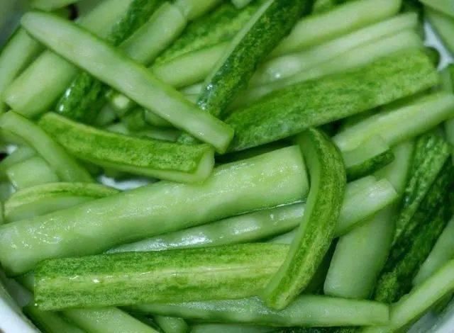 黄瓜|腌黄瓜好吃有诀窍,这两个小技巧一定要记住了