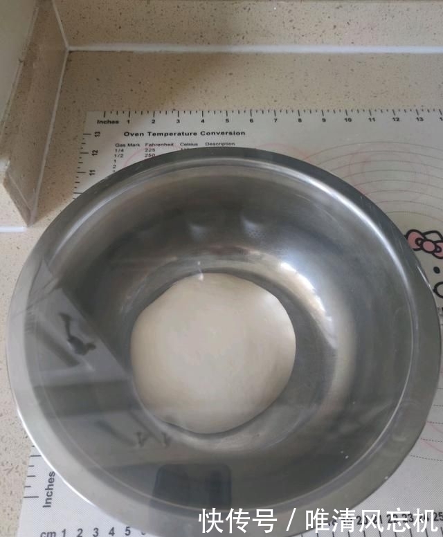  秒杀|「港式酥皮菠萝包」的做法+配方，外皮酥脆，内里松软，秒杀餐厅